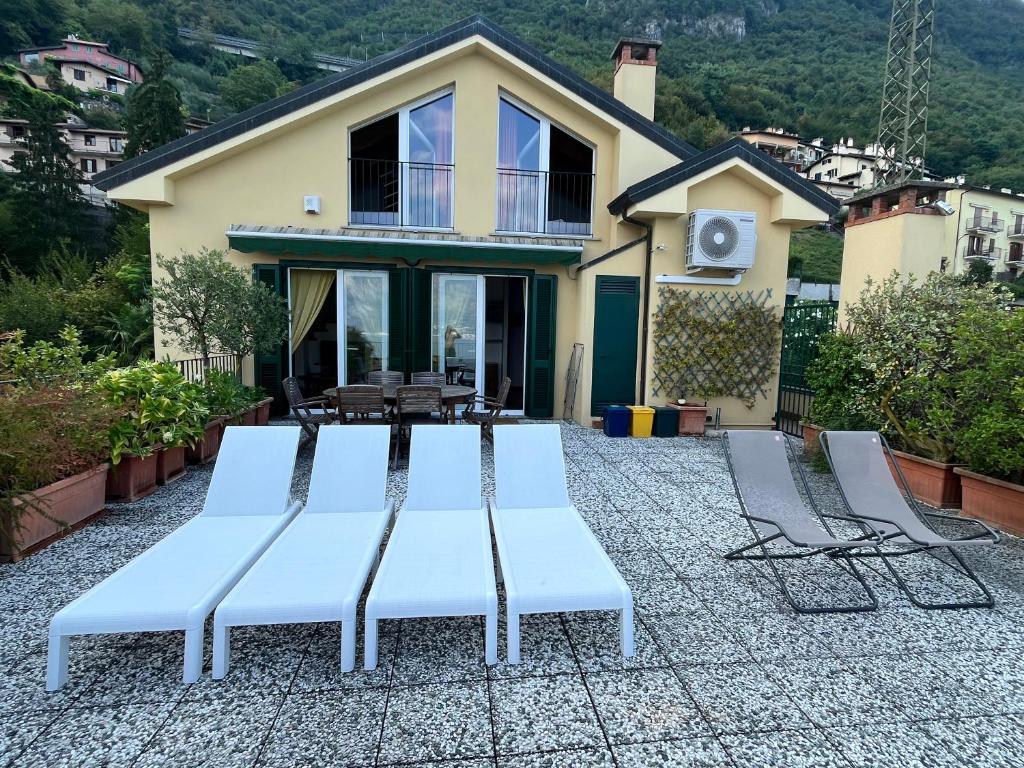 The large private terrace facing the two-level holiday home